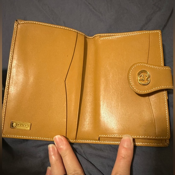 Authentic Gucci vintage compact wallet w/ kisslock - Picture 6 of 10